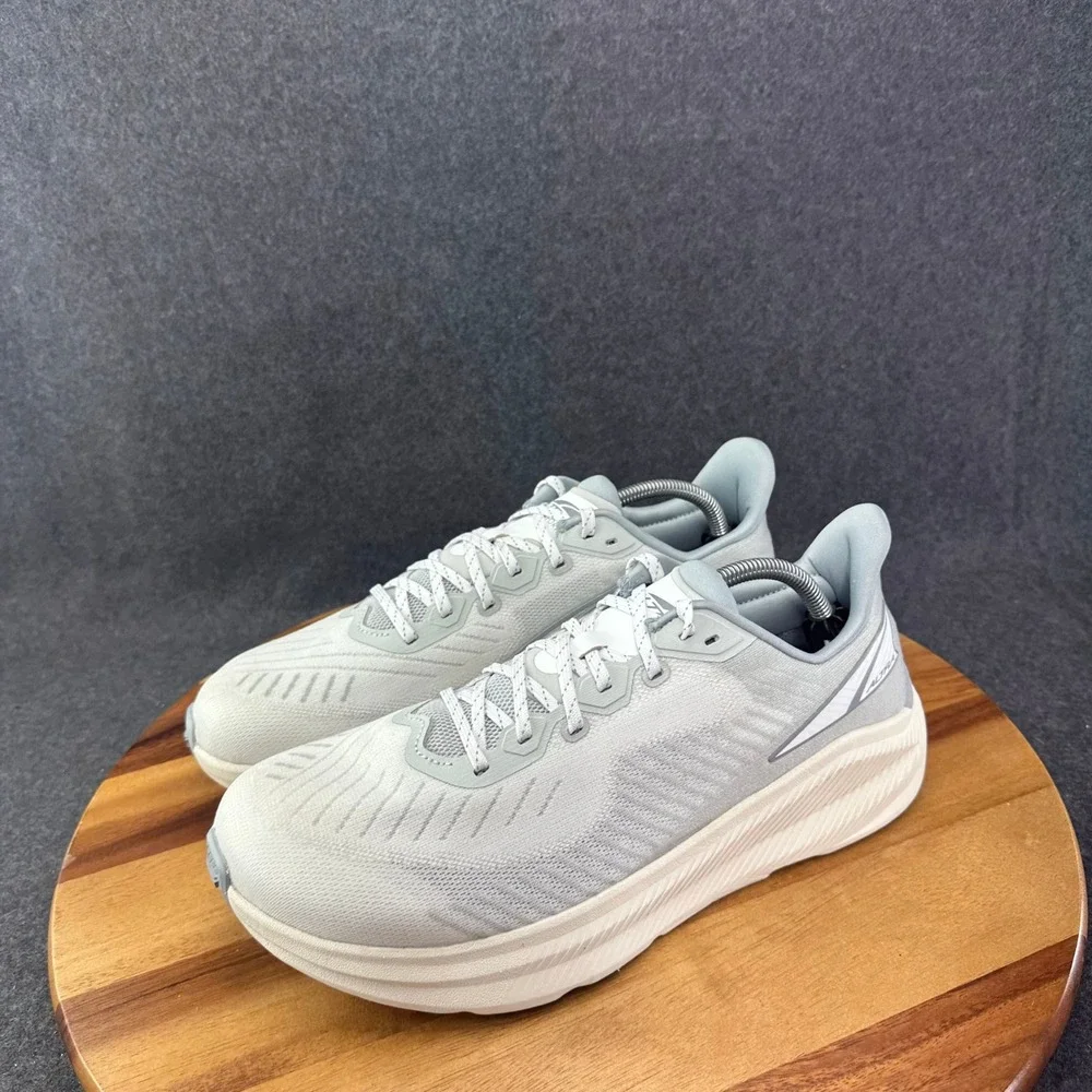 Altra Mens Sz 11.5 Experience Form Running Training Shoes Gray White Barely Worn